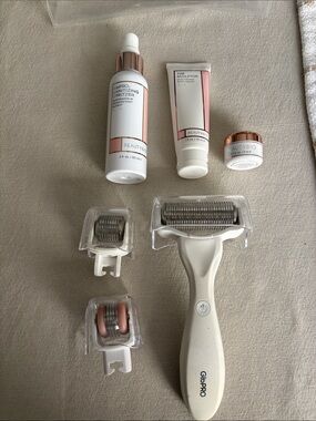 GoPro White Microneedling Tool with White & Rose Gold Skincare Set